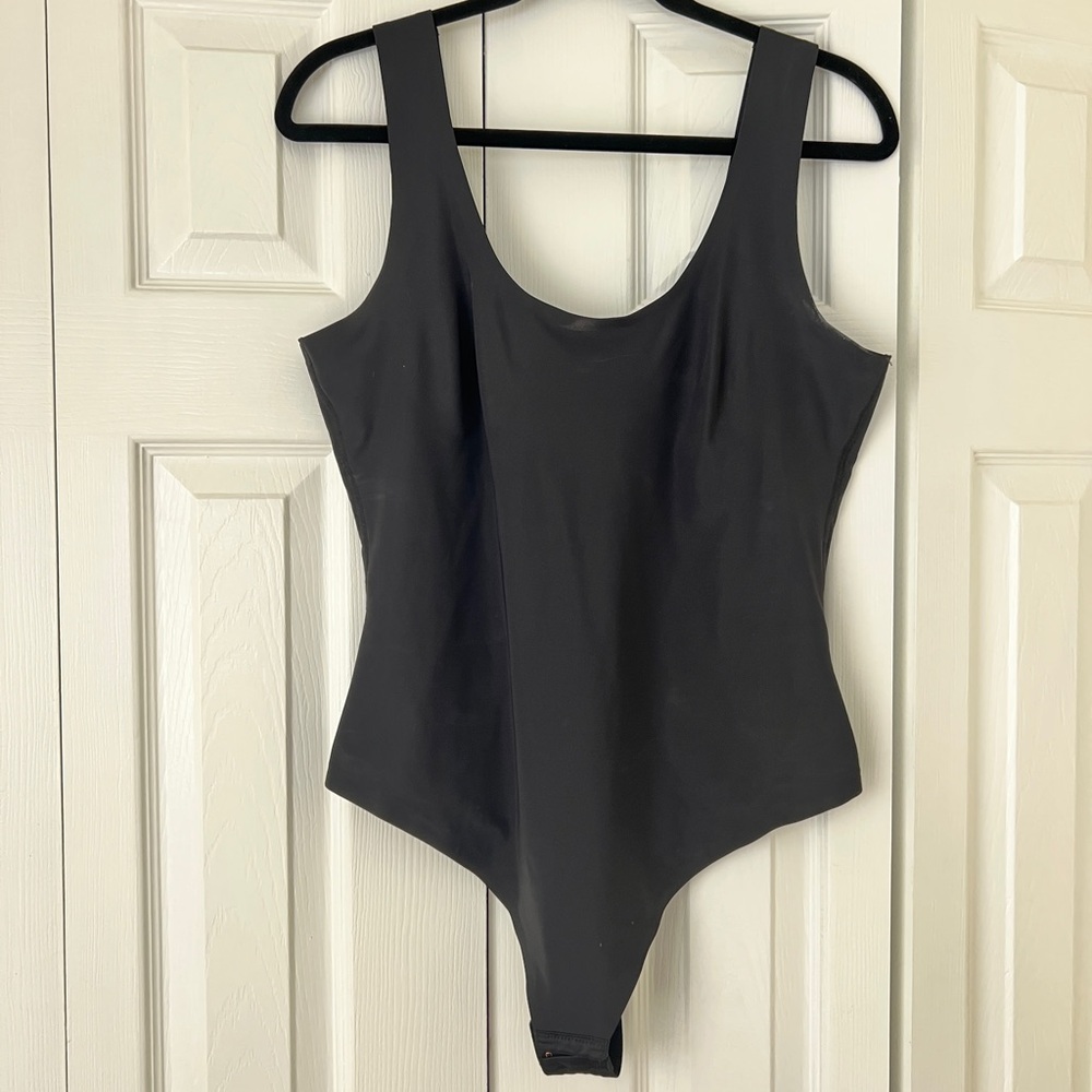 Pinsy Scoopneck Shapewear